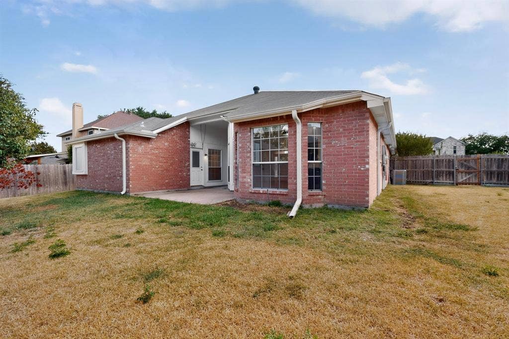 5203 Alta Vista Lane, Arlington, TX 76017 5203 Alta Vista Lane, Arlington, TX 76017