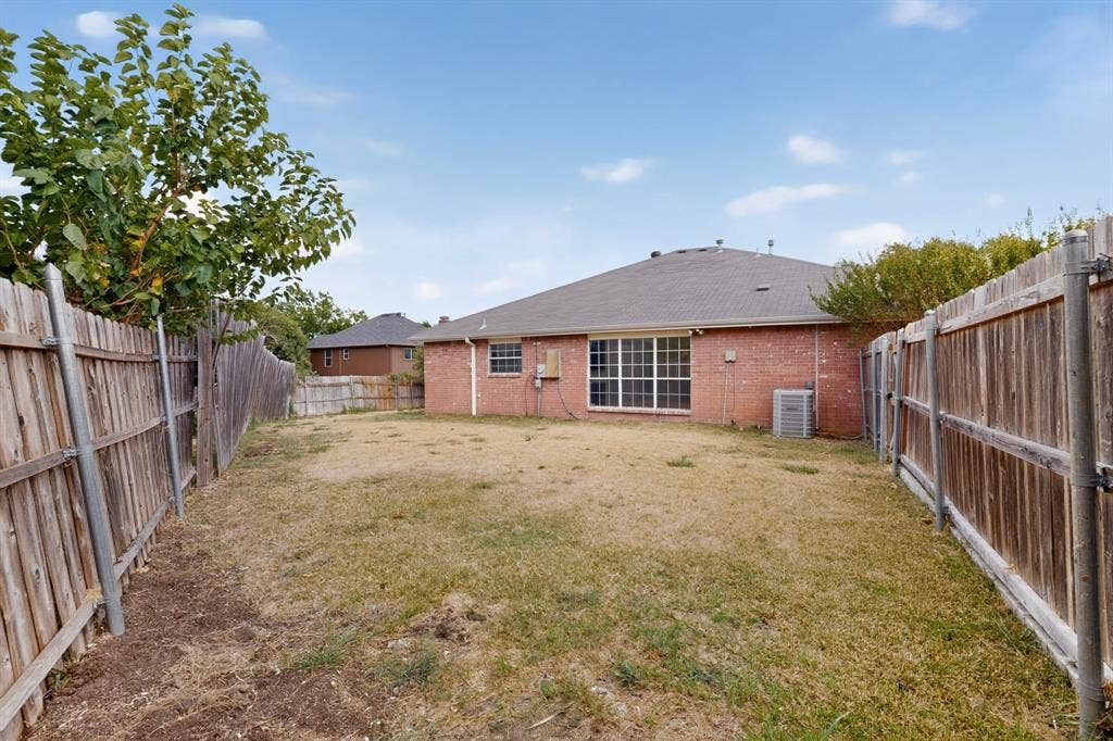 5203 Alta Vista Lane, Arlington, TX 76017 5203 Alta Vista Lane, Arlington, TX 76017
