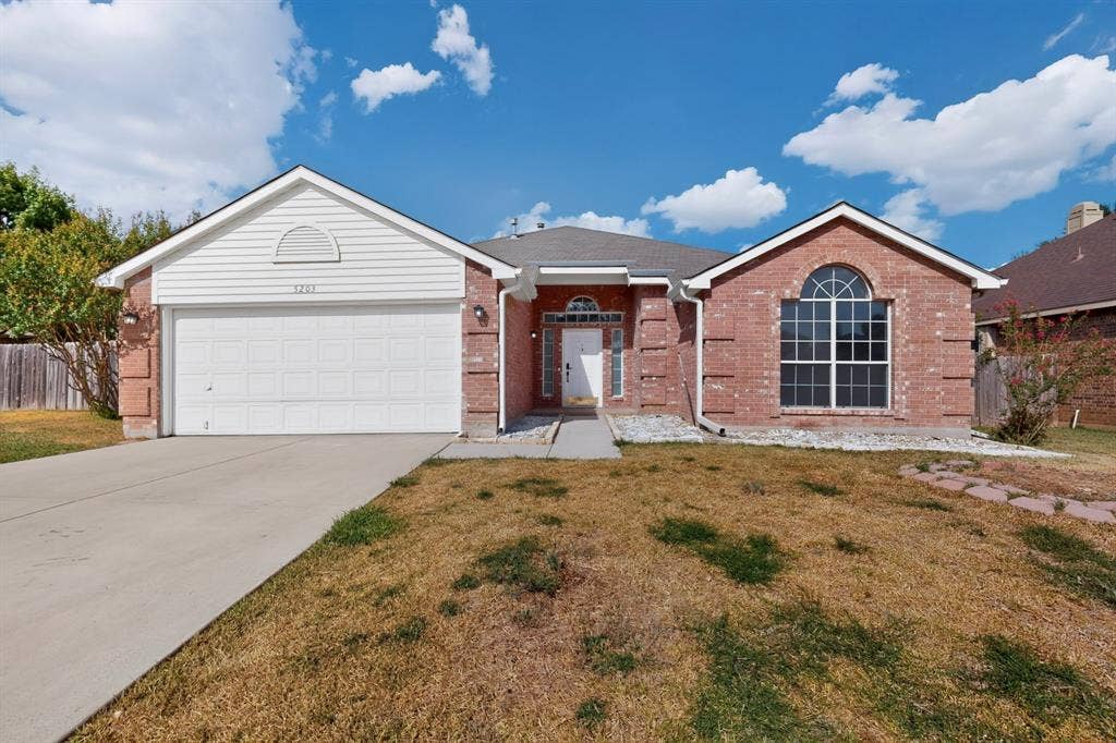 5203 Alta Vista Lane, Arlington, TX 76017 5203 Alta Vista Lane, Arlington, TX 76017