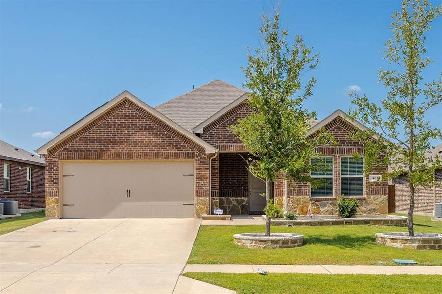 Property photo for 406 Saddle Club Way, Princeton, TX