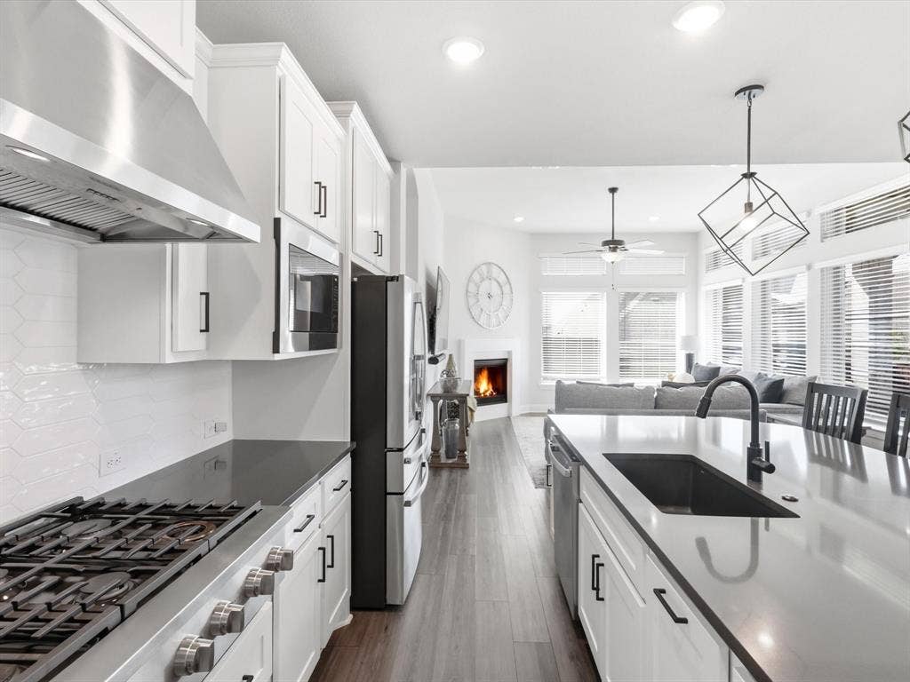 603 Crystal View Drive, Mansfield, TX 76063 603 Crystal View Drive, Mansfield, TX 76063