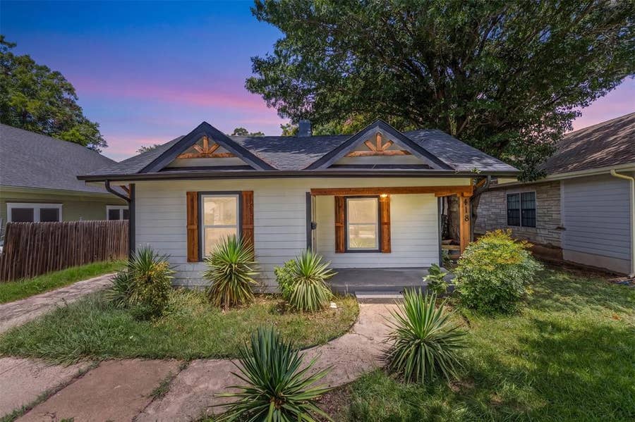Property photo for 418 Lillian Street, Dallas, TX