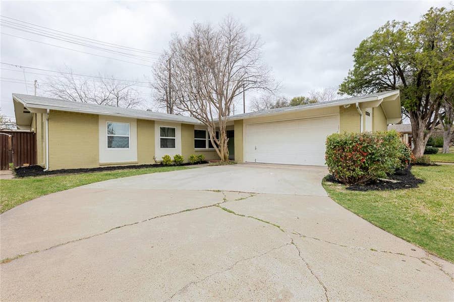 Property photo for 11839 High Meadow Drive, Dallas, TX