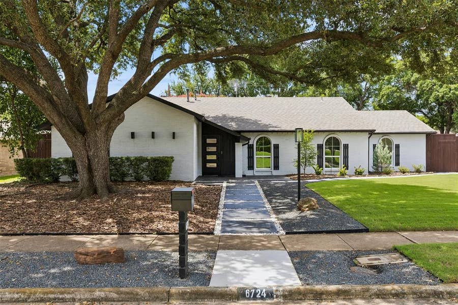 Property photo for 6724 Leameadow Drive, Dallas, TX