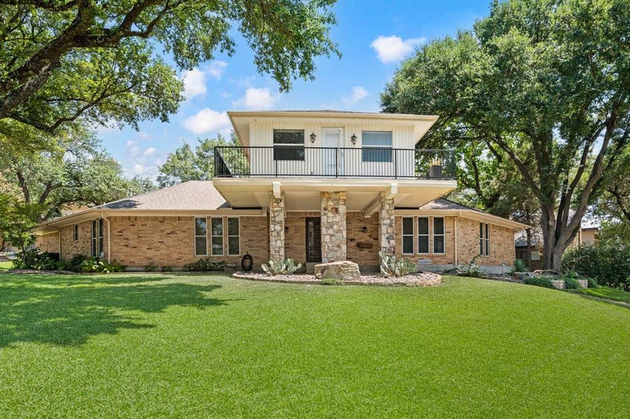Property photo for 1501 S Lakeshore Drive, Rockwall, TX