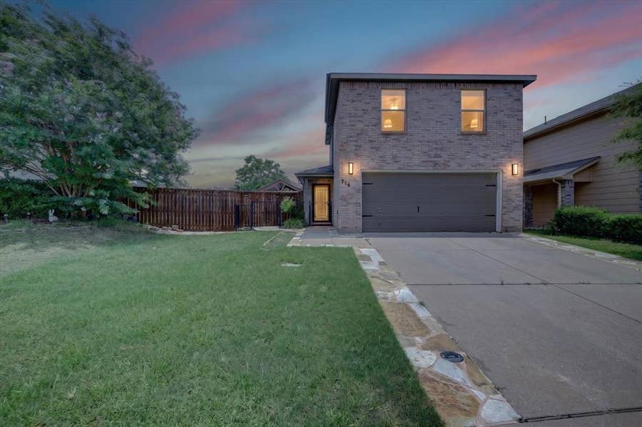 Property photo for 716 River Hill Lane, Fort Worth, TX