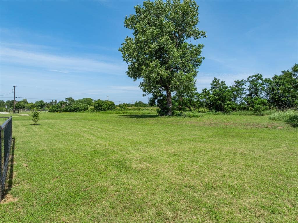 5839 S 3rd St Road, Waco, TX 76706 5839 S 3rd St Road, Waco, TX 76706