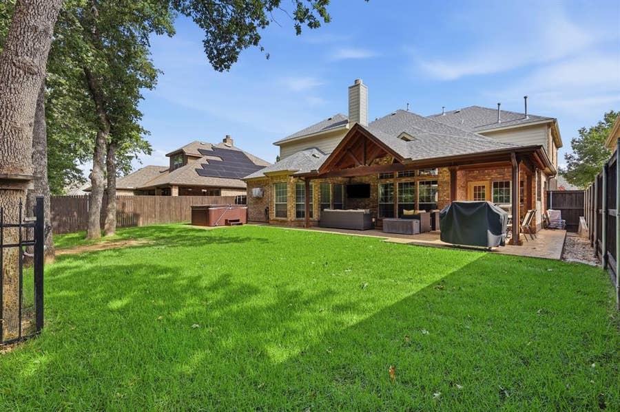 Property photo for 7608 Hinkley Oak Drive, Denton, TX