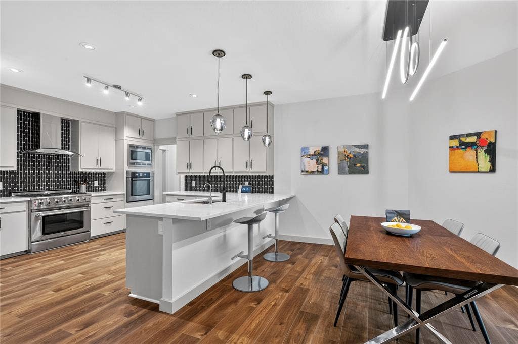 6701 Leslie Court, Plano, TX 75023 6701 Leslie Court, Plano, TX 75023