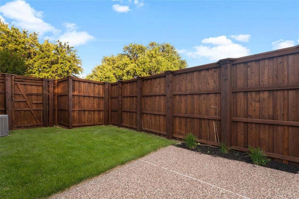 6701 Leslie Court, Plano, TX 75023 6701 Leslie Court, Plano, TX 75023