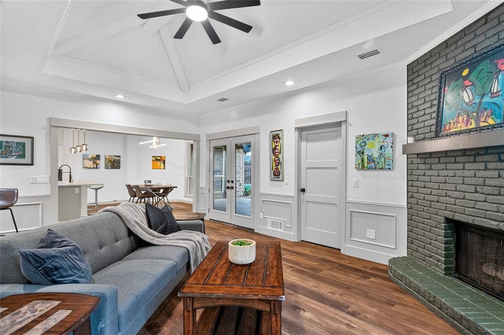 6701 Leslie Court, Plano, TX 75023 6701 Leslie Court, Plano, TX 75023