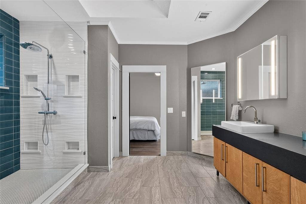 6701 Leslie Court, Plano, TX 75023 6701 Leslie Court, Plano, TX 75023