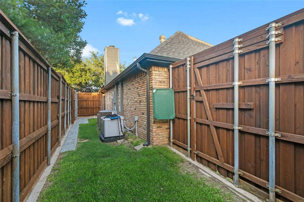 6701 Leslie Court, Plano, TX 75023 Dog Run