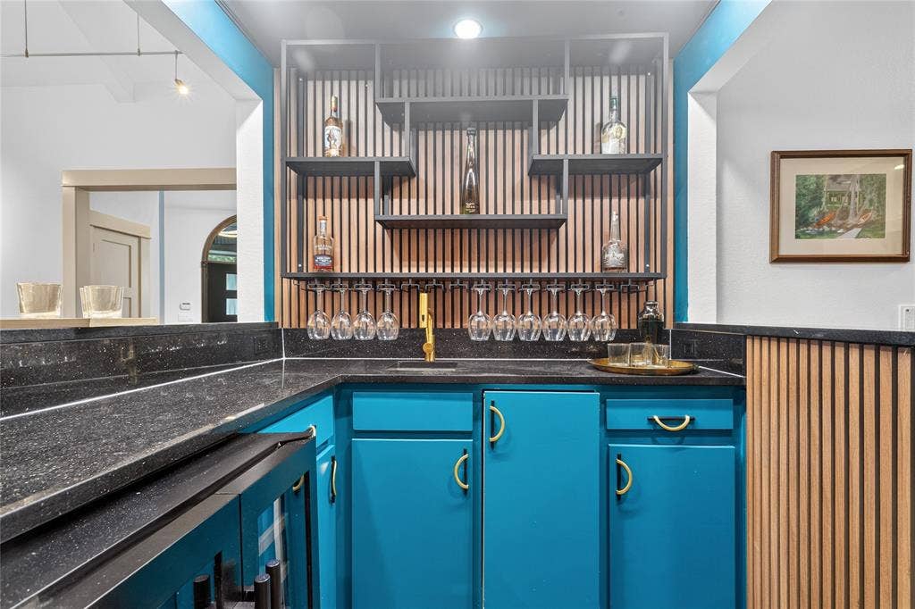 6701 Leslie Court, Plano, TX 75023 6701 Leslie Court, Plano, TX 75023