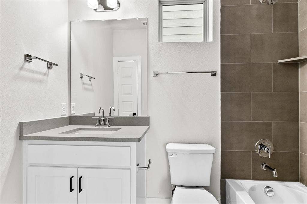 1101 Marc Lane, Rowlett, TX 75088 Full bath on first level across from flex room or beddroom