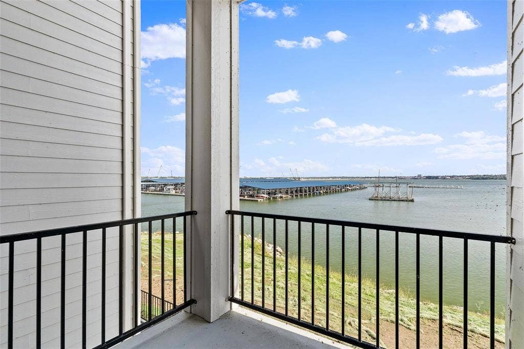 1101 Marc Lane, Rowlett, TX 75088 Covered patio off kitchen breakfast area - great lake views