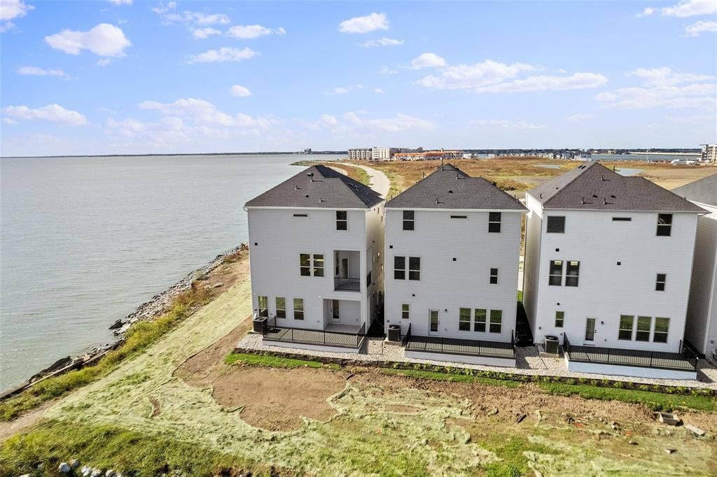 1101 Marc Lane, Rowlett, TX 75088 1101 Marc Lane, Rowlett, TX 75088
