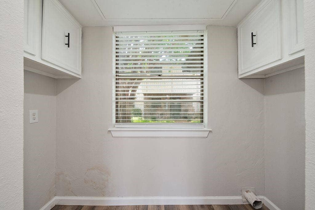 1723 E Grauwyler Road, #122, Irving, TX 75061 1723 E Grauwyler Road, #122, Irving, TX 75061