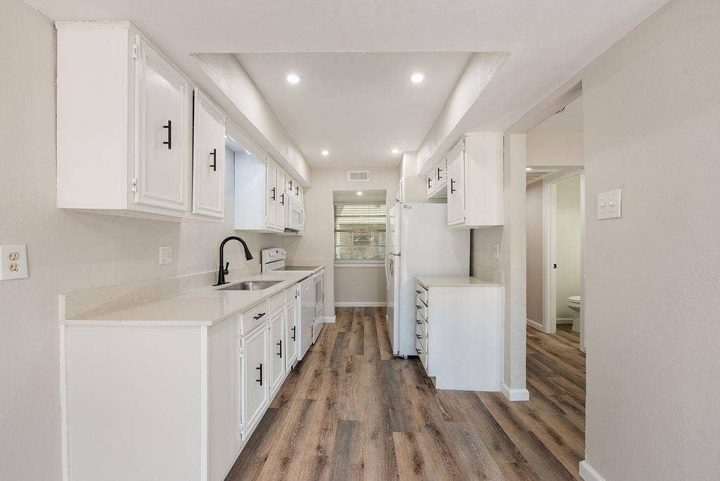 1723 E Grauwyler Road, #122, Irving, TX 75061 1723 E Grauwyler Road, #122, Irving, TX 75061