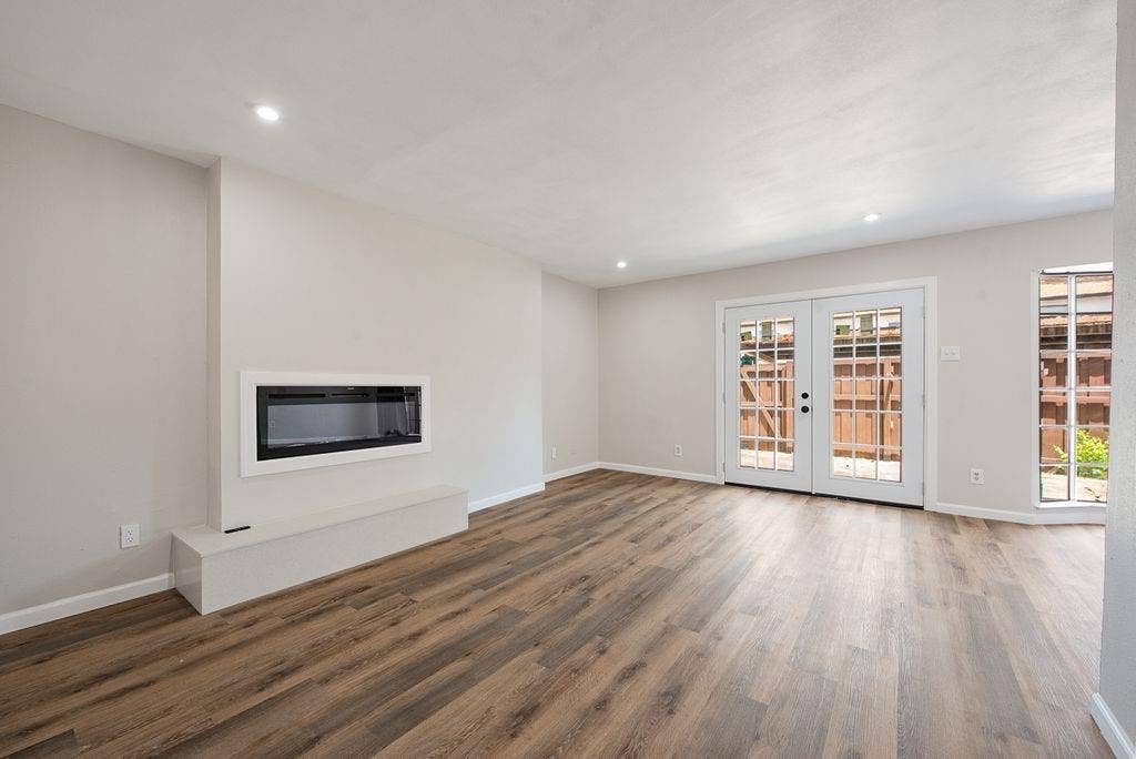 1723 E Grauwyler Road, #122, Irving, TX 75061 1723 E Grauwyler Road, #122, Irving, TX 75061