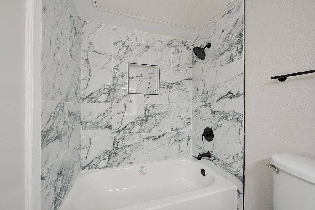 1723 E Grauwyler Road, #122, Irving, TX 75061 1723 E Grauwyler Road, #122, Irving, TX 75061