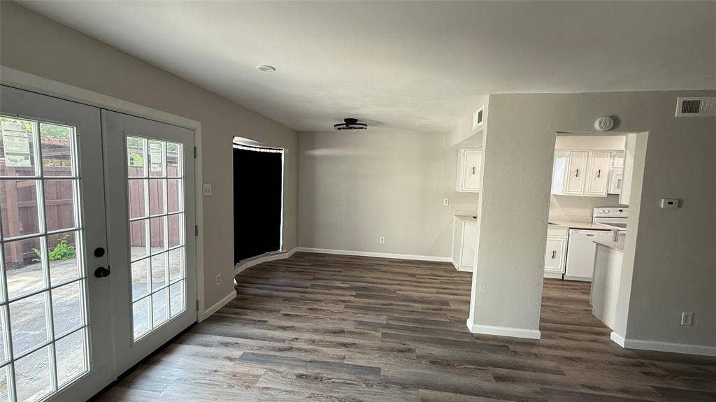 1723 E Grauwyler Road, #122, Irving, TX 75061 1723 E Grauwyler Road, #122, Irving, TX 75061