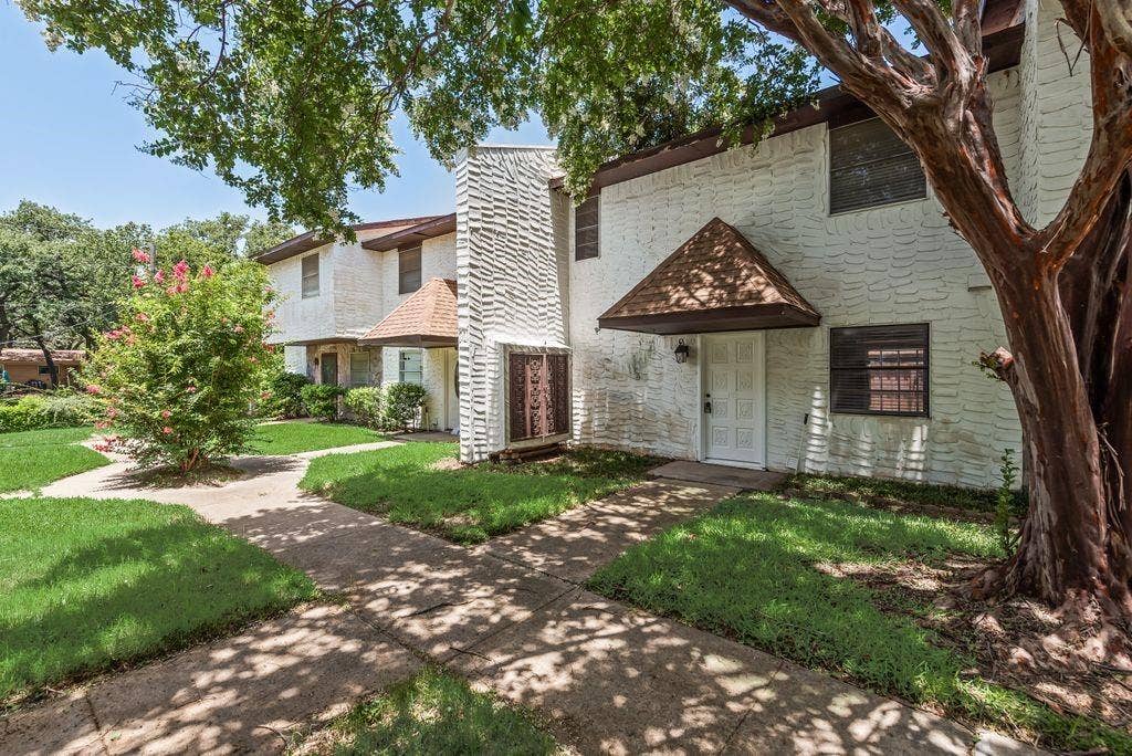 1723 E Grauwyler Road, #122, Irving, TX 75061 1723 E Grauwyler Road, #122, Irving, TX 75061