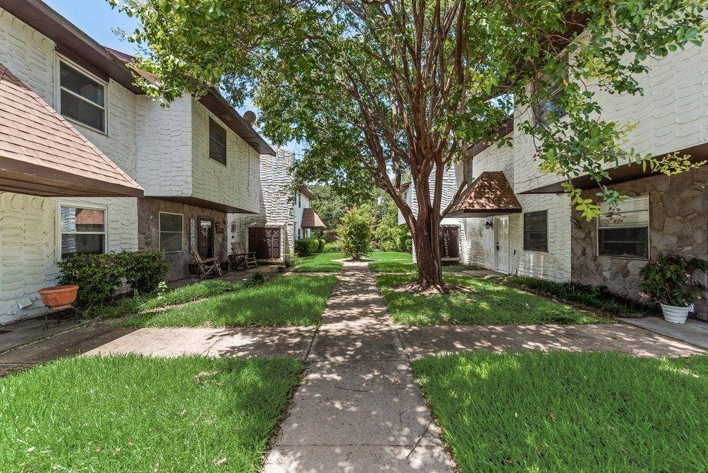 1723 E Grauwyler Road, #122, Irving, TX 75061 1723 E Grauwyler Road, #122, Irving, TX 75061