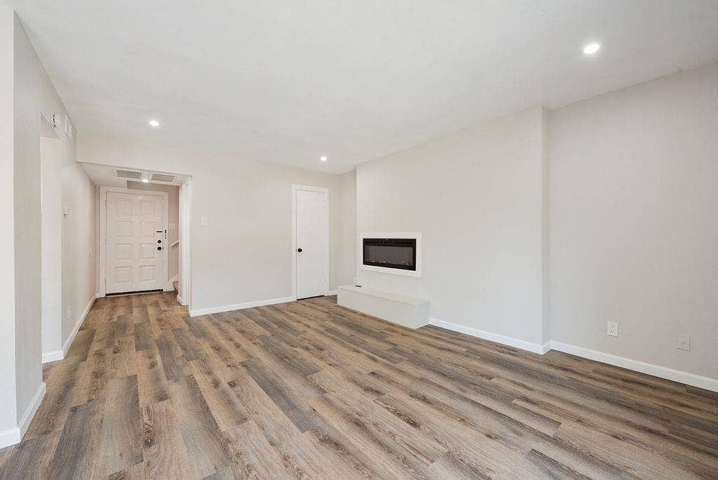 1723 E Grauwyler Road, #122, Irving, TX 75061 1723 E Grauwyler Road, #122, Irving, TX 75061