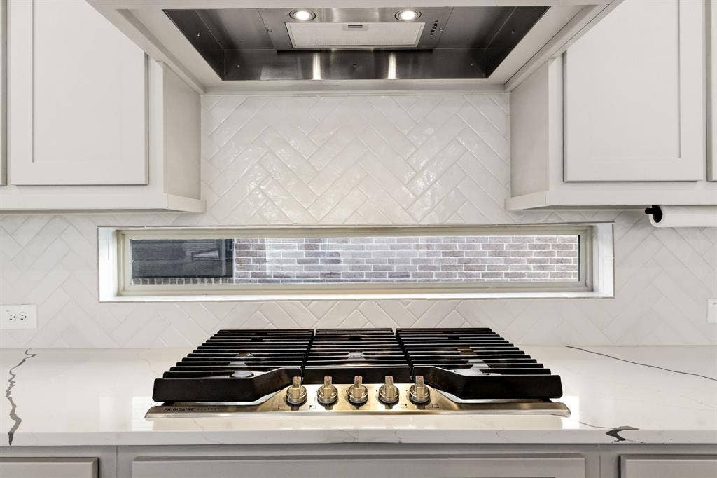 3104 Lake Village Drive, Anna, TX 75409 3104 Lake Village Drive, Anna, TX 75409