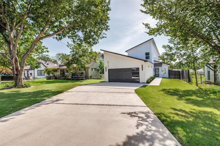 Property photo for 512 Phinney Avenue, Cockrell Hill, TX