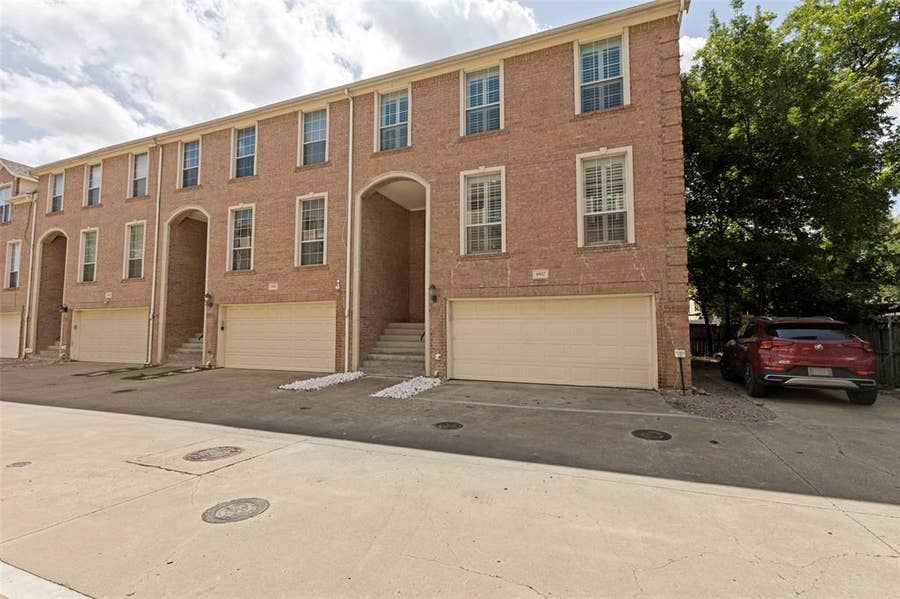 Property photo for 4002 Brownstone Court, Dallas, TX
