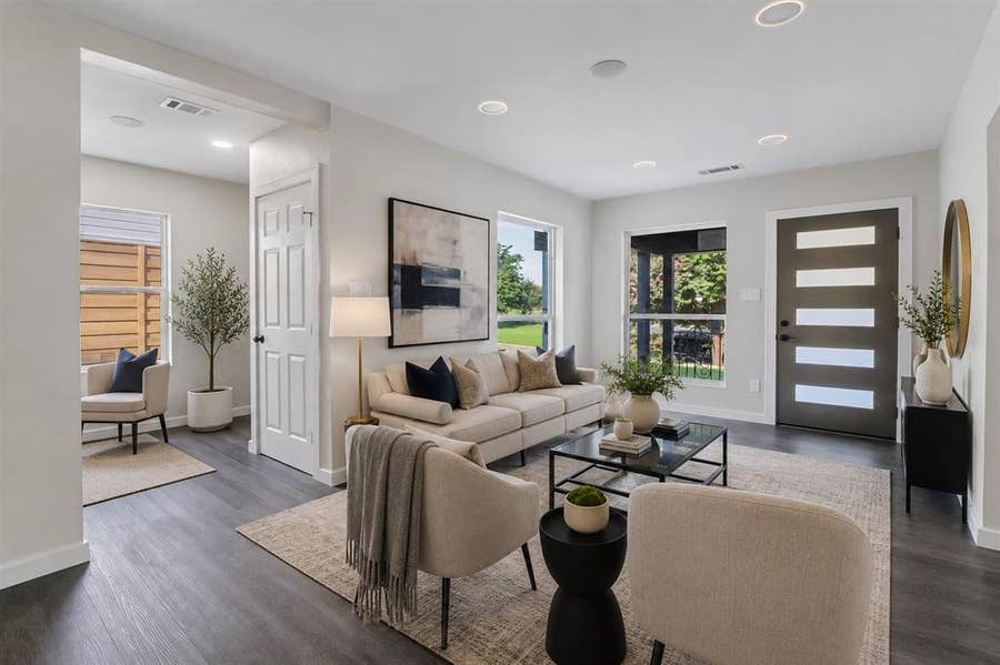 Property photo for 1310 Elmwood Boulevard, Dallas, TX