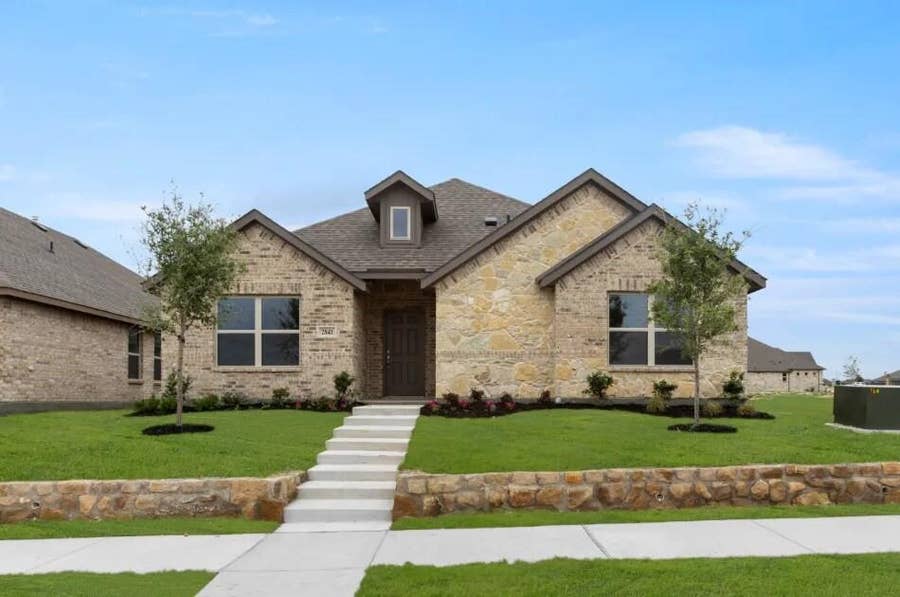 Property photo for 2841 Hay Lane, Midlothian, TX