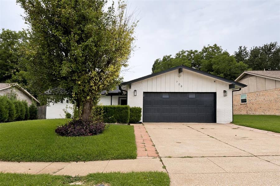Property photo for 708 Glen Rock Place, Arlington, TX