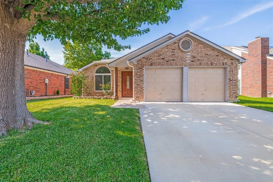 Property photo for 205 Weyland Drive, Grand Prairie, TX