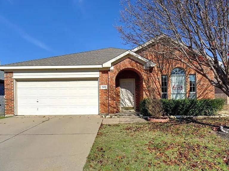3621 Desert Mesa Road, Fort Worth, TX 76262 Welcome Home!