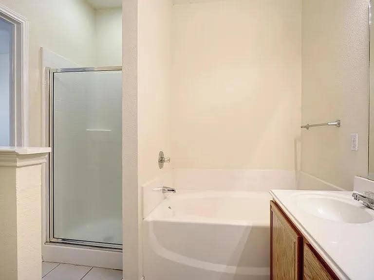 3621 Desert Mesa Road, Fort Worth, TX 76262 Primary Bathroom with separate tub/shower