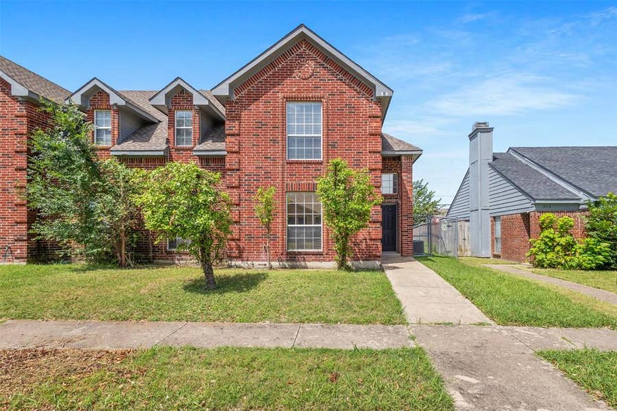 Property photo for 922 Binbrook Drive, Mesquite, TX