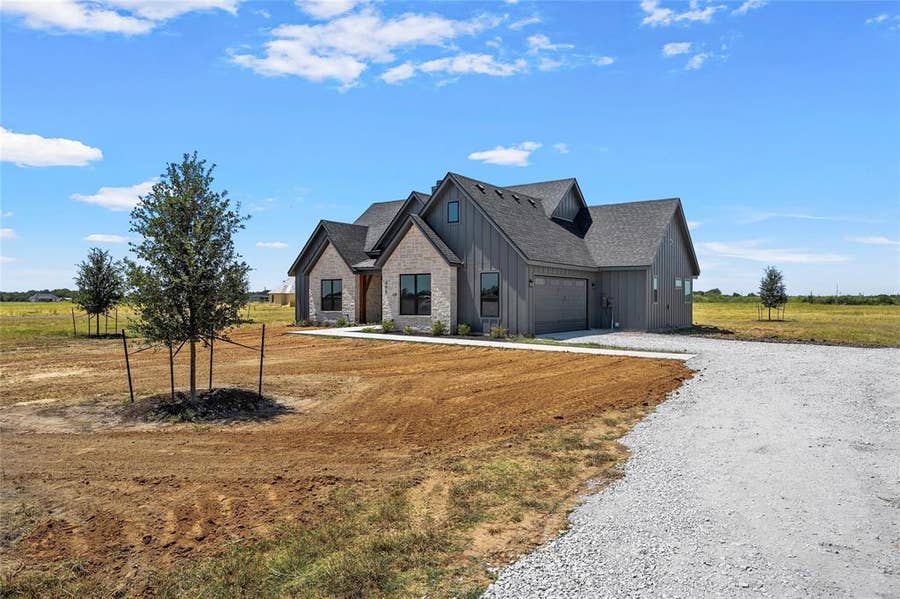 Property photo for 495 High Meadow, Elm Mott, TX
