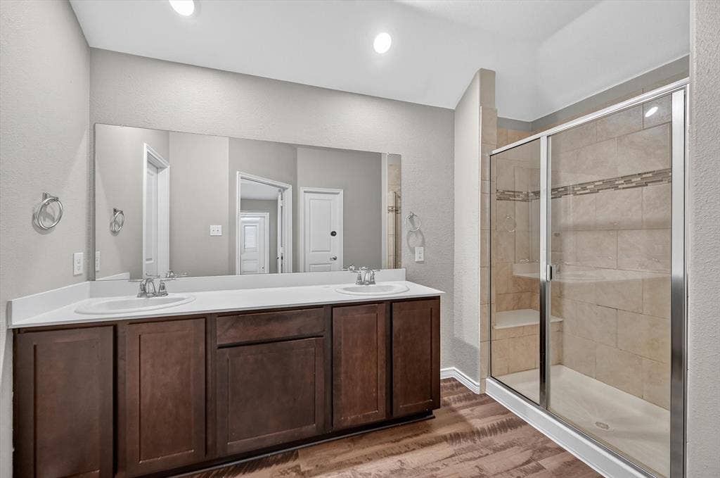205 Watson Street, Red Oak, TX 75154 205 Watson Street, Red Oak, TX 75154