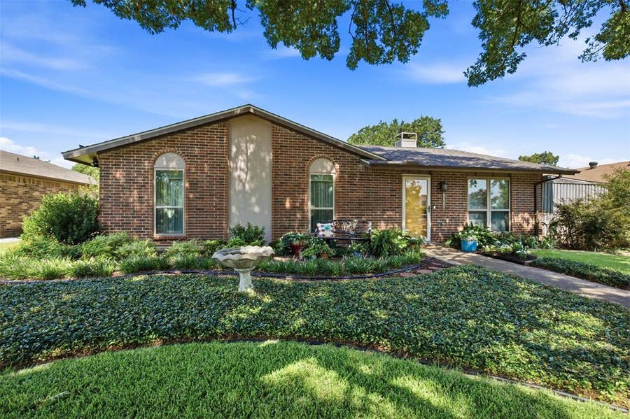 Property photo for 5521 Pike Place, Garland, TX