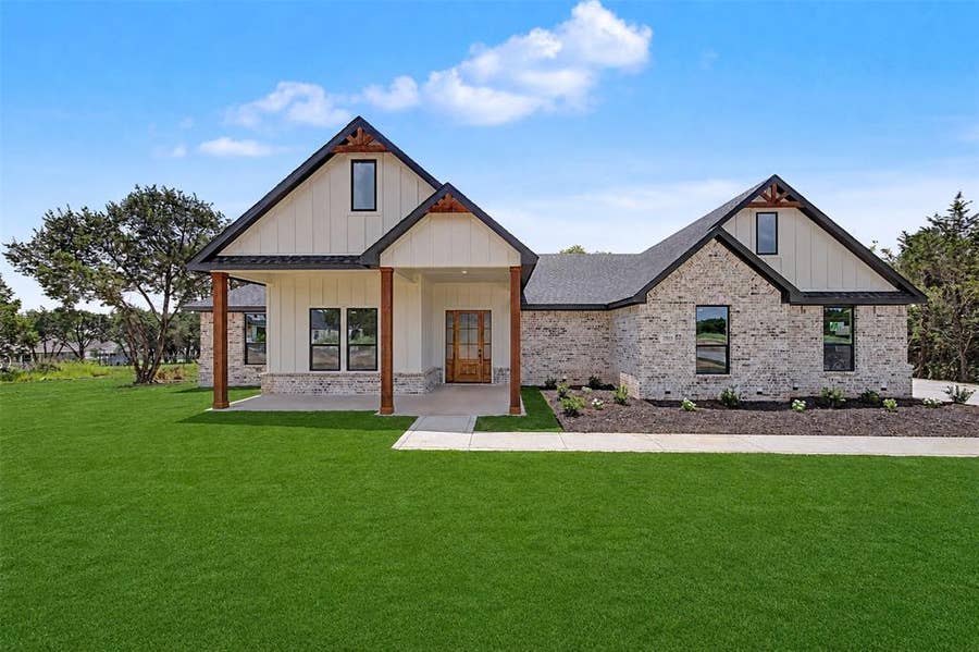 Property photo for 7804 Kenleigh Lane, Rio Vista, TX