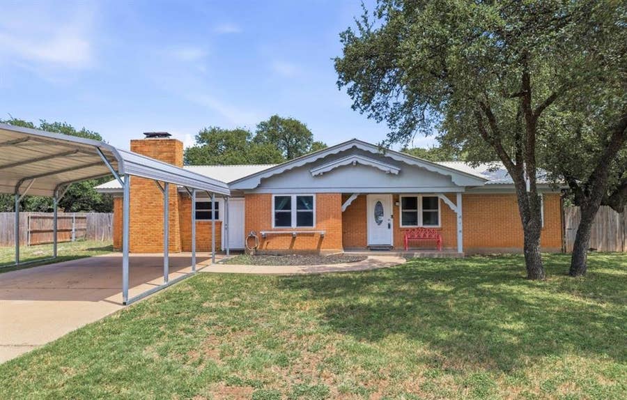 Property photo for 1608 Campa Drive, Brownwood, TX