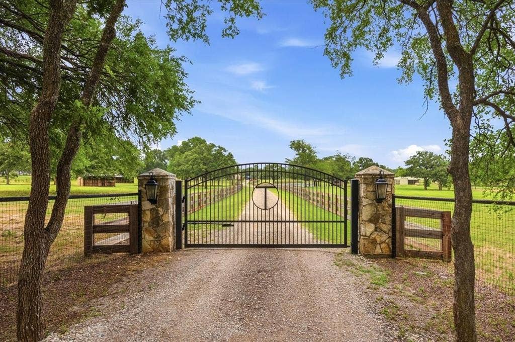 165 Dove Creek Road, Argyle, TX 76226 165 Dove Creek Road, Argyle, TX 76226