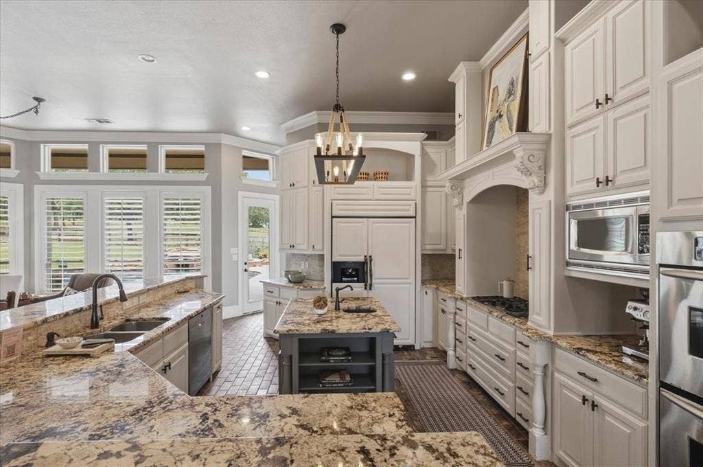 165 Dove Creek Road, Argyle, TX 76226 165 Dove Creek Road, Argyle, TX 76226
