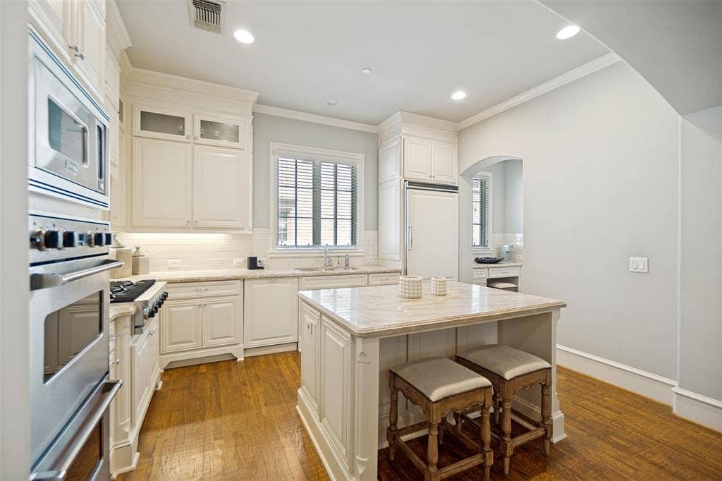 4608 Abbott Avenue, #112, Highland Park, TX 75205