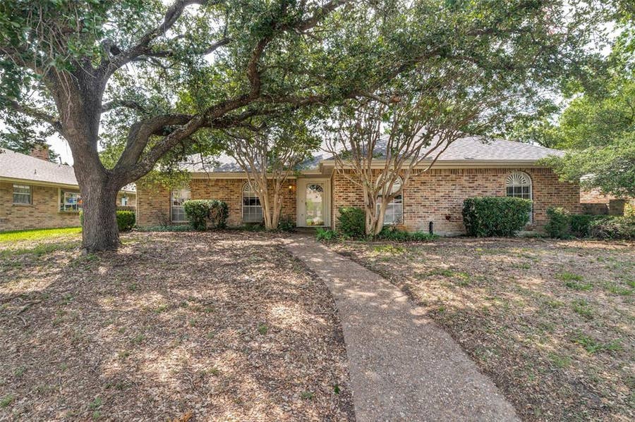 Property photo for 2404 Glen Forest Lane, Plano, TX