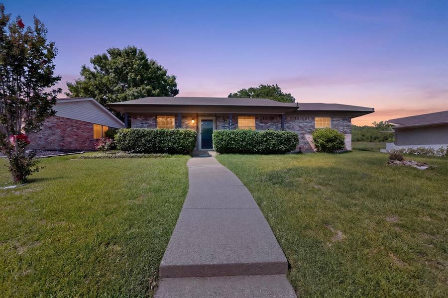 Property photo for 2709 Laramie Street, Irving, TX