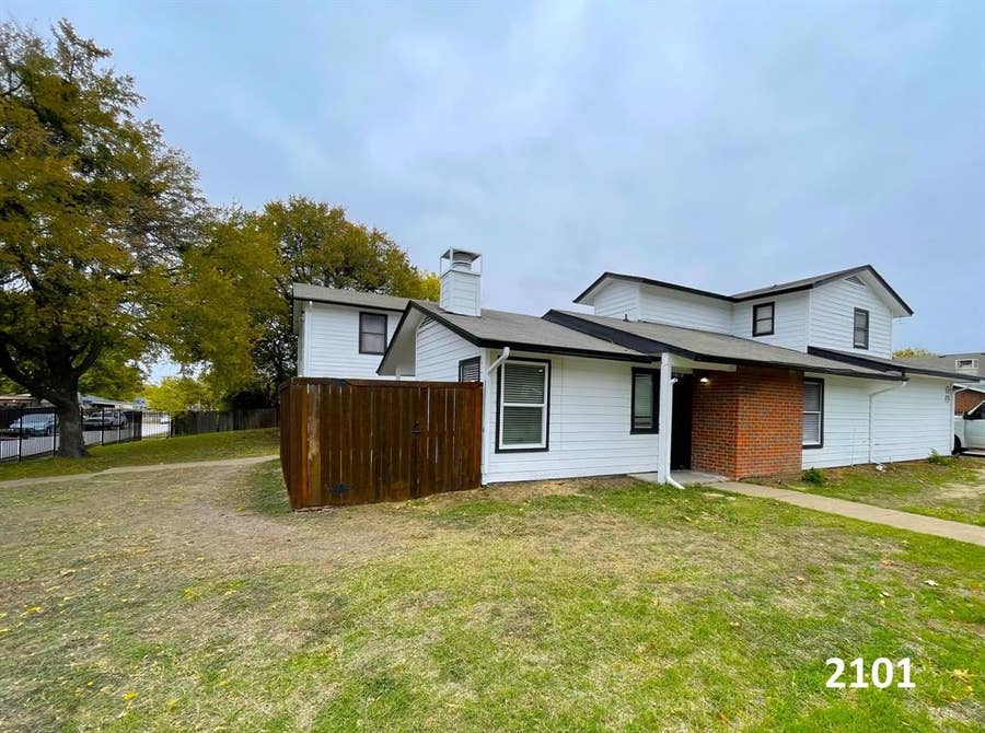 Property photo for 2101 Knoll Crest Drive, #2101, 2103, 2105, 2107, Arlington, TX